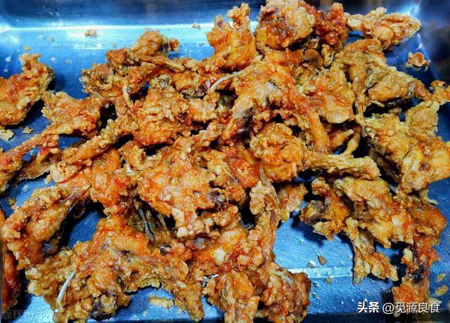 風靡街頭的香酥雞鎖骨，為啥買1斤送半斤？是什麼肉？現在明白了