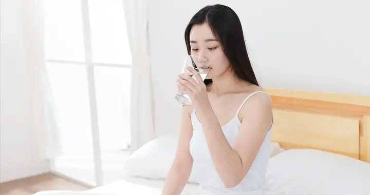 早上空腹喝水，比不吃早餐危害要大？醫生說出答案，早知早受益